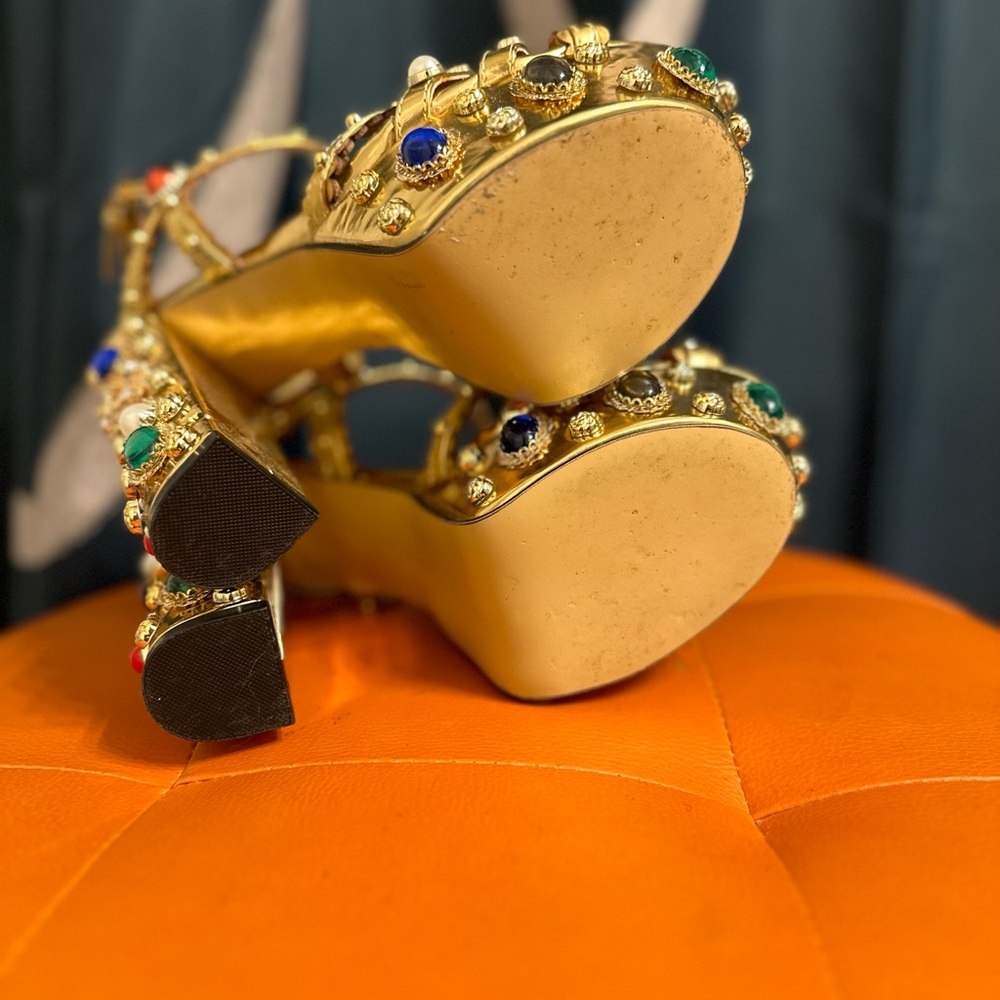 Platform heels - Picture 3 of 3